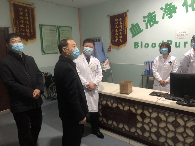 正月初一，院領(lǐng)導(dǎo)慰問一線醫(yī)護工作者(圖7)