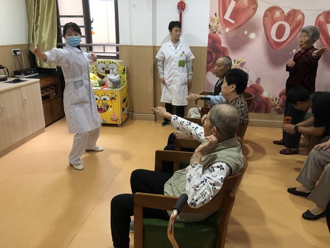 關注老年群體，健康與愛同行——我院老年醫(yī)學科走進頤樂堂老年公寓(圖2)