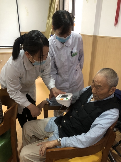 關注老年群體，健康與愛同行——我院老年醫(yī)學科走進頤樂堂老年公寓(圖3)