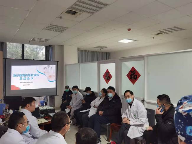 演練為實(shí)戰(zhàn)、急診當(dāng)先鋒 ——我院急診科舉行“群發(fā)傷急救演練”紀(jì)實(shí)(圖4)