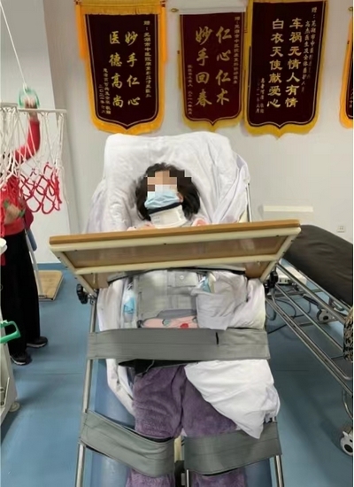 身處黑暗，心向光明——一個(gè)浴火重生的小姑娘(圖1)