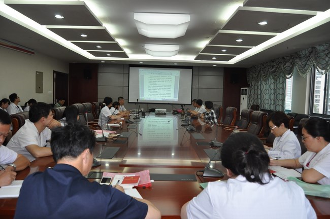行政職能支部召開“兩學一做”學習教育專題會(圖1)