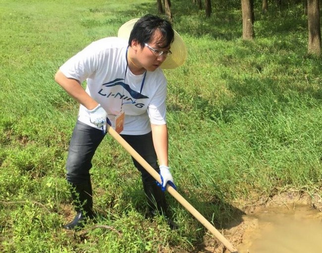 咬緊牙關(guān)，“白衣戰(zhàn)士”守住每寸圩堤(圖5)