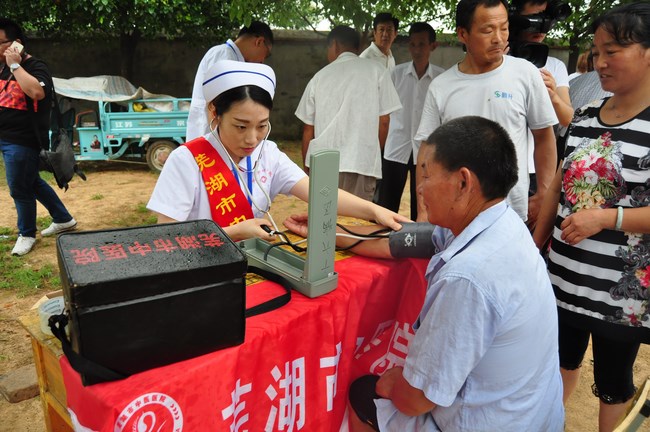 我院派出第六批抗洪搶險醫(yī)療服務分隊(圖3)