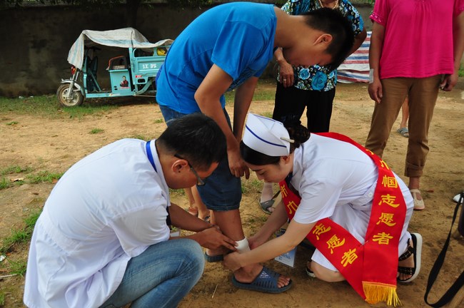 我院派出第六批抗洪搶險醫(yī)療服務分隊(圖4)
