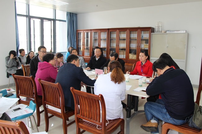 民主決策，科學(xué)管理——各代表團分組討論(圖7)