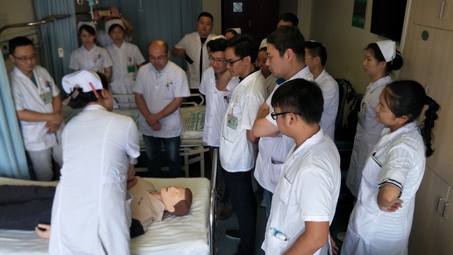 責(zé)任在心，警鐘長(zhǎng)鳴————我院組織院內(nèi)應(yīng)急急救演練(圖6)