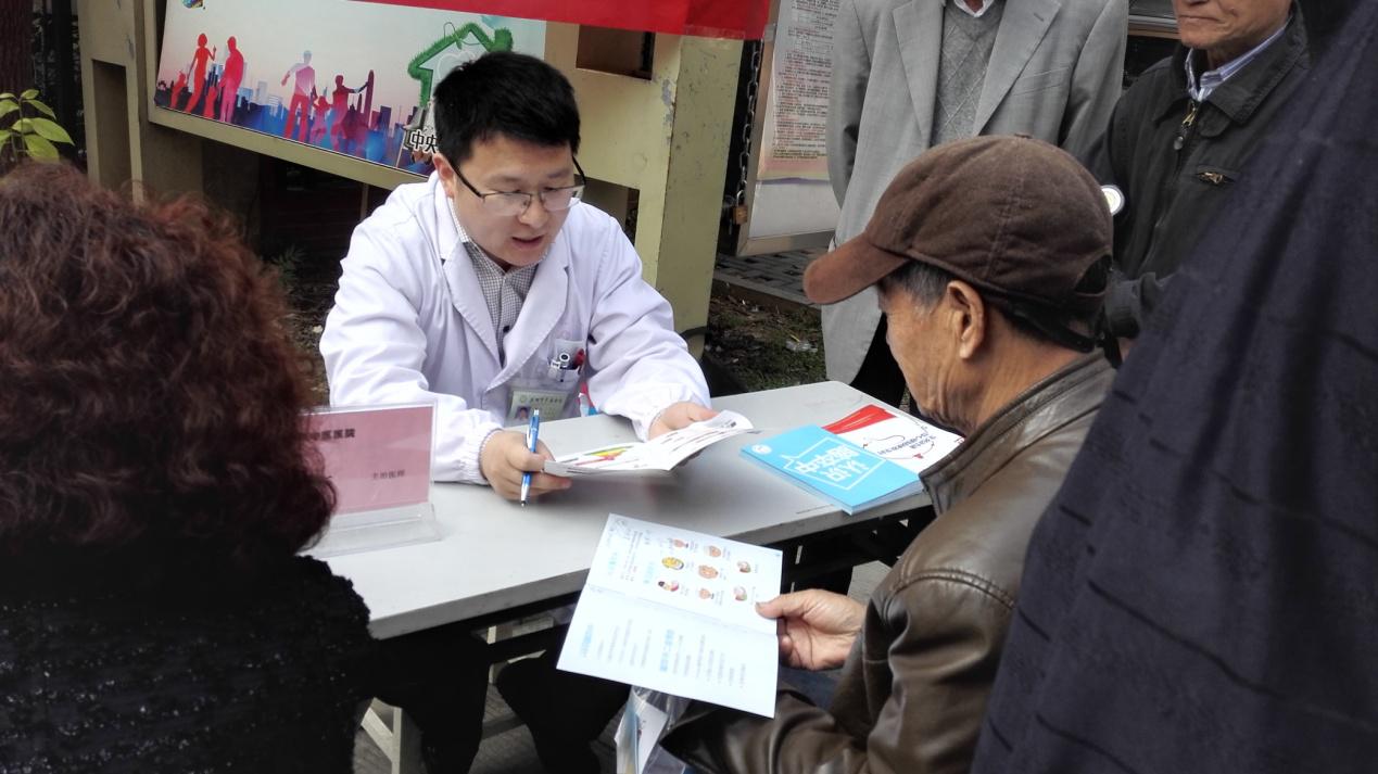 預防卒中，你我同行—蕪湖市中醫(yī)醫(yī)院腦病科舉行第12個世界卒中日健康義診活動(圖4)