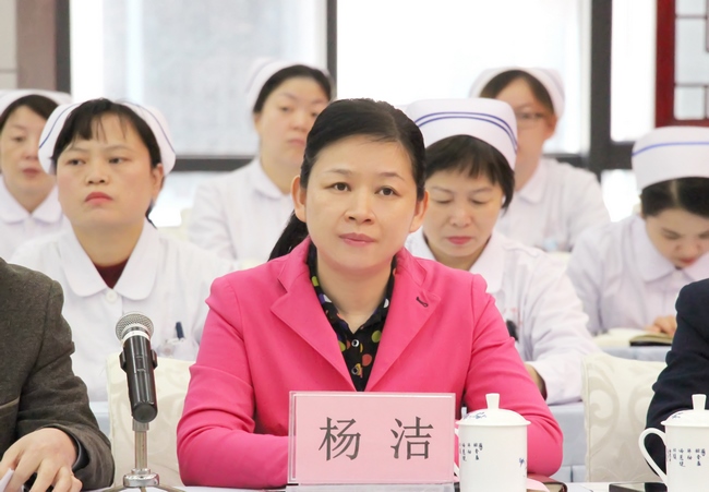 我院召開三級(jí)甲等中醫(yī)醫(yī)院復(fù)評(píng)工作匯報(bào)會(huì)(圖4)