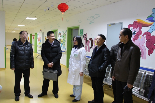節(jié)前市衛(wèi)計(jì)委副主任王少華一行調(diào)研卒中、胸痛等五大中心建設(shè)情況(圖1)
