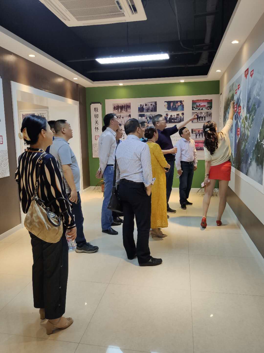 蕪湖市檢驗協會成員來我院院史館參觀(圖1)
