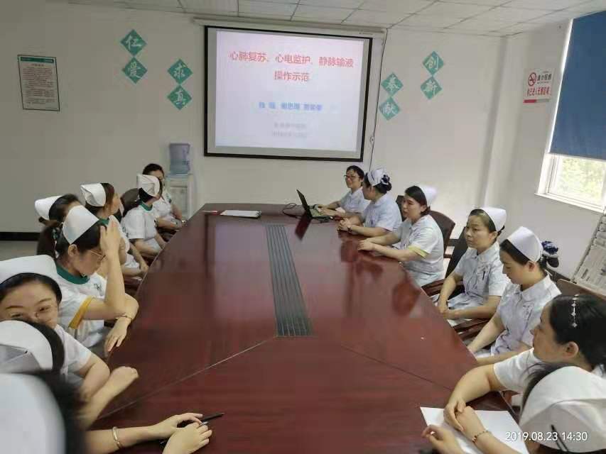 護(hù)理部組織市護(hù)理技能大賽獲獎護(hù)士深入醫(yī)聯(lián)體社區(qū)開展技術(shù)指導(dǎo)(圖2)