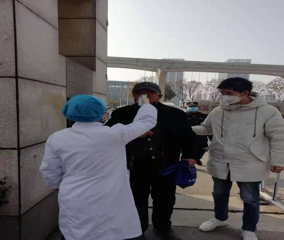 【讓黨旗在防控一線高高飄揚(yáng)】疫情防控，黨員志愿者在行動(dòng)！(圖4)