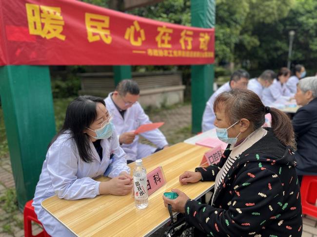 【暖民心在行動(dòng)】我院口腔科農(nóng)工黨員參加健康口腔義診活動(dòng)(圖1)