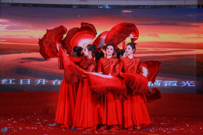 奮發(fā)圖強(qiáng)筑夢想  砥礪前行譜新篇 ——我院成功舉辦2025年職工春節(jié)聯(lián)歡會(圖11)