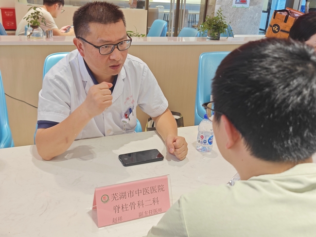 德馨于行 技精于勤｜我院開展醫(yī)師節(jié)大型義診活動(dòng)走進(jìn)企業(yè)送健康(圖10)
