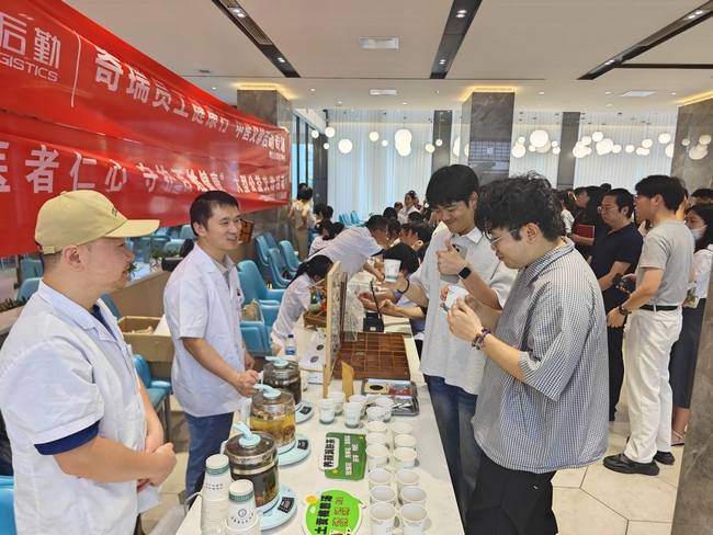 德馨于行 技精于勤｜我院開展醫(yī)師節(jié)大型義診活動(dòng)走進(jìn)企業(yè)送健康(圖8)